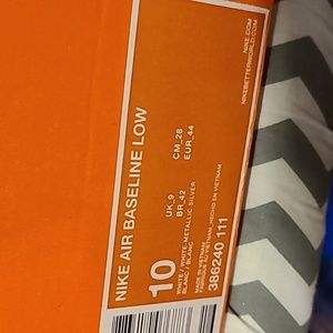 Nike Baseline Low white shoes